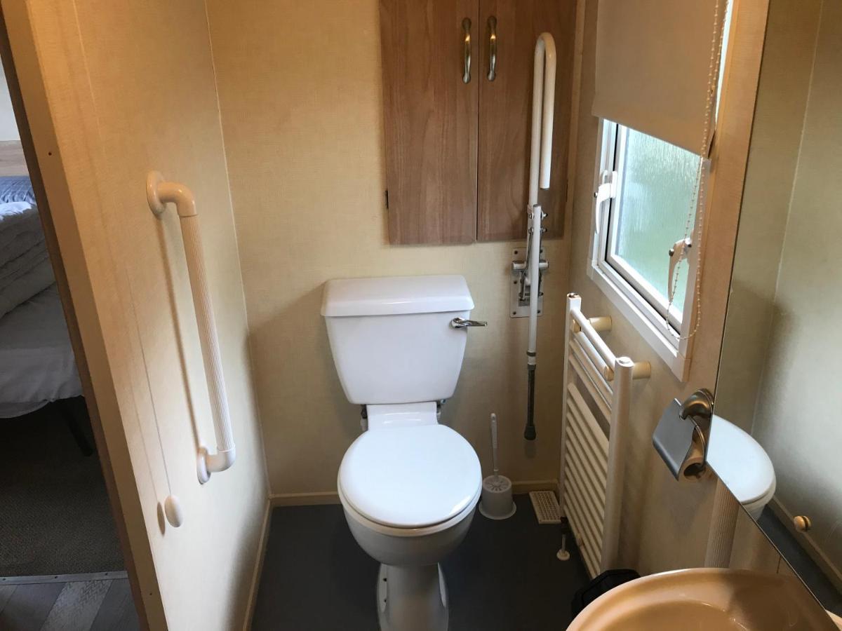 Accessible Wheelchair Friendly Caravan, Lg24, Shanklin, Isle Of Wight Exterior photo